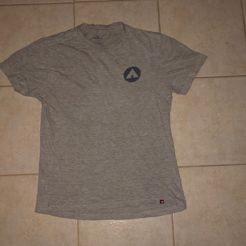 Gray tshirt